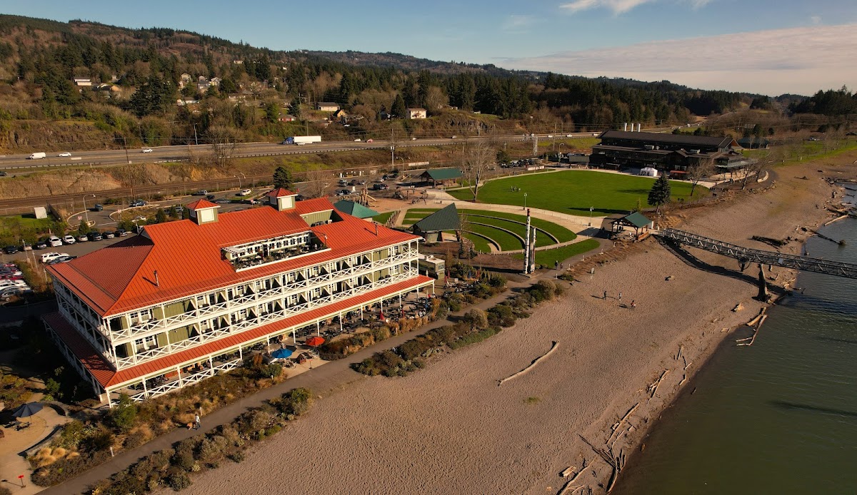 McMenamins Kalama Harbor Lodge