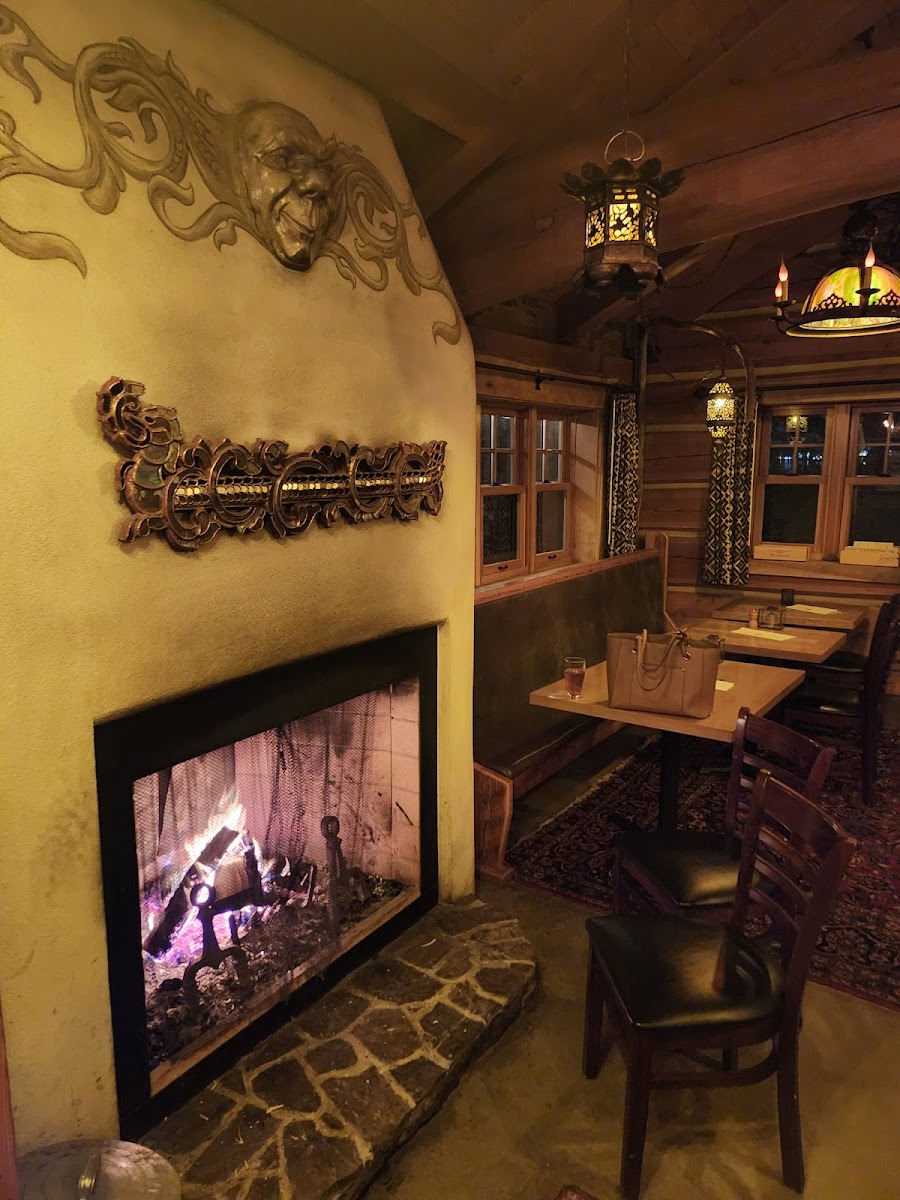 McMenamins Kalama Harbor Lodge