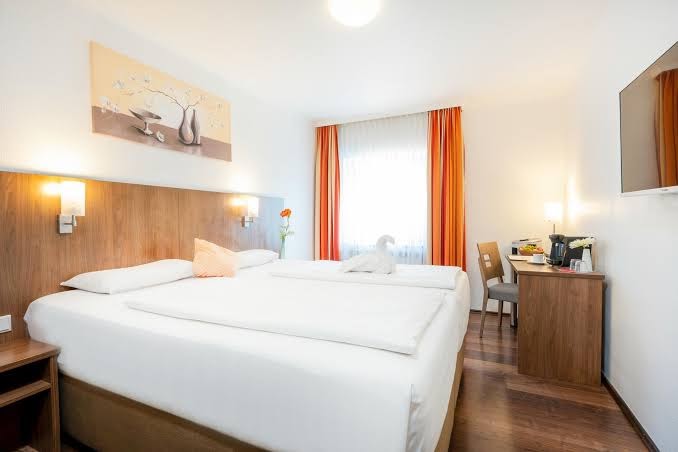 Hotel Triton