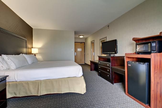 Holiday Inn Express & Suites Peru - Lasalle Area by IHG