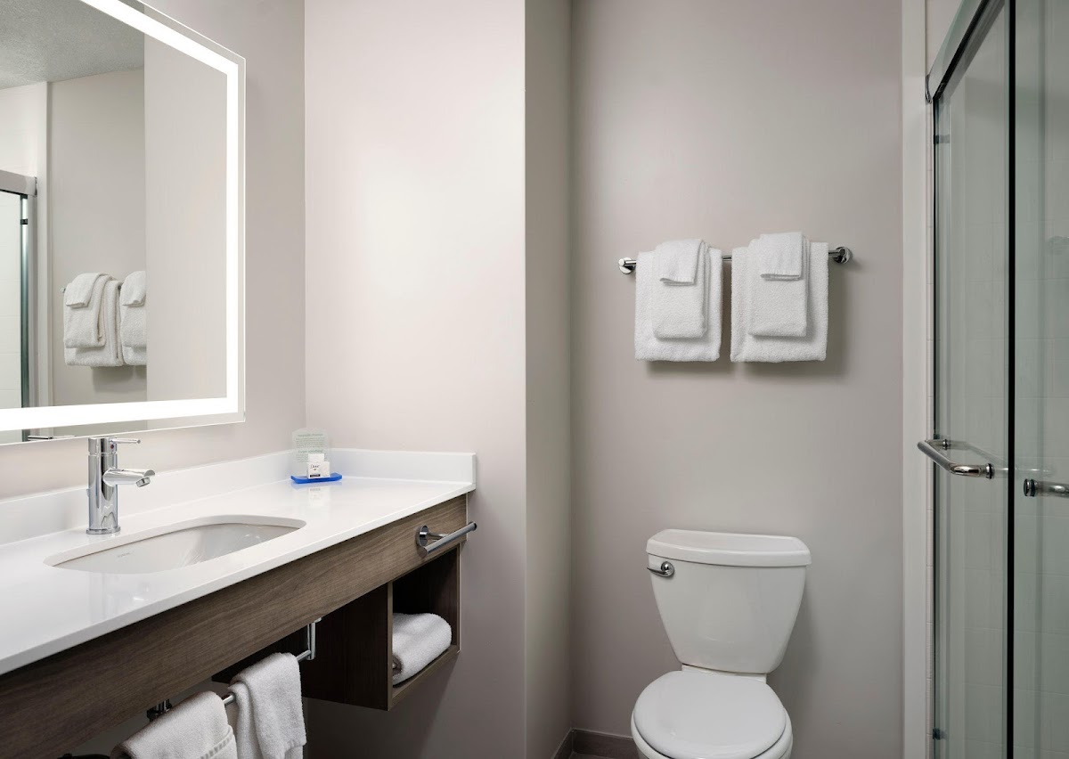 Holiday Inn Express & Suites Peru - Lasalle Area by IHG