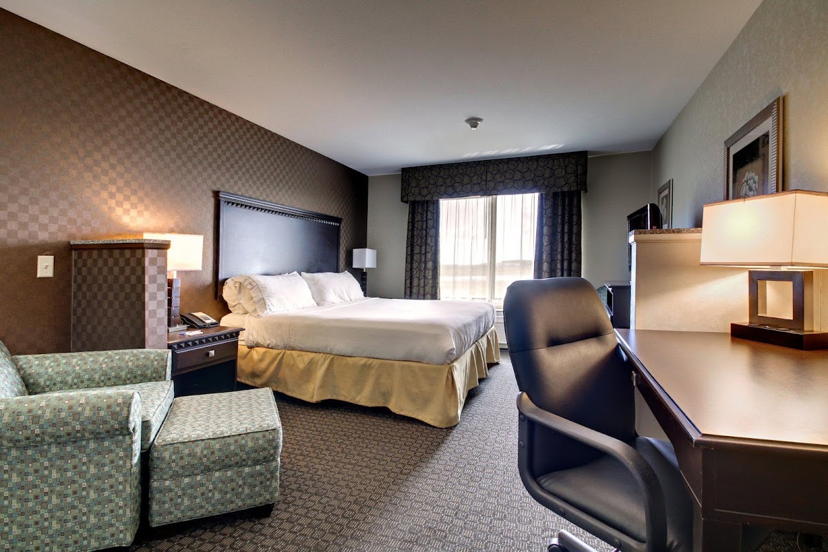 Holiday Inn Express & Suites Peru - Lasalle Area by IHG