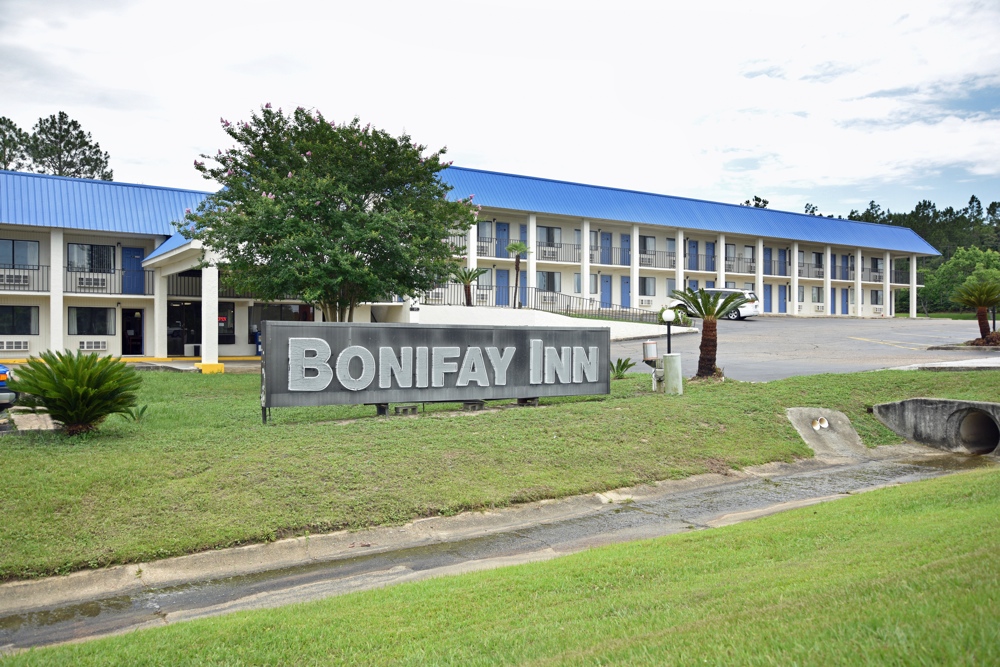 Bonifay Inn