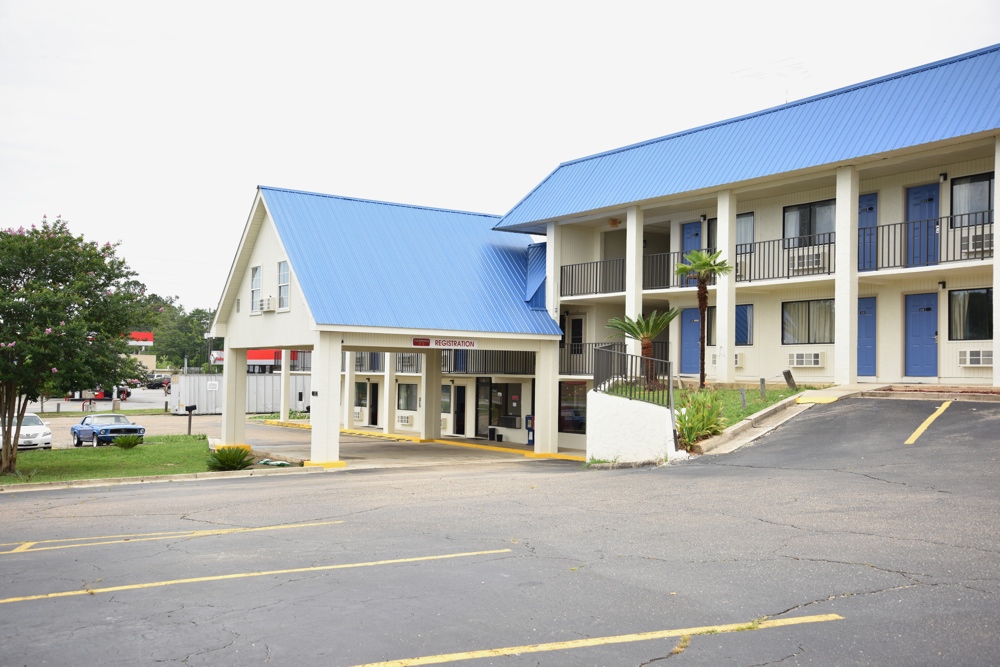 Bonifay Inn