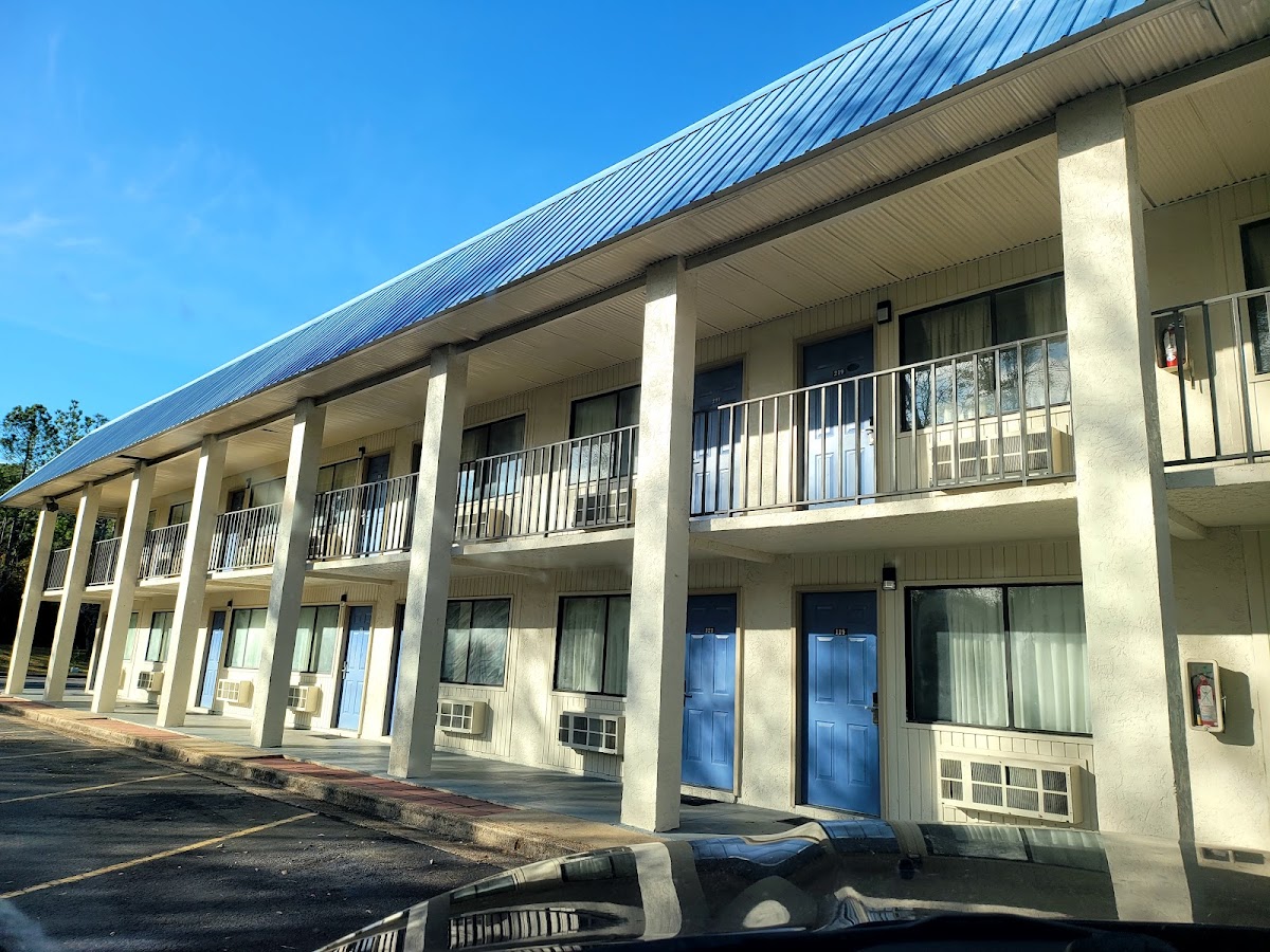 Bonifay Inn