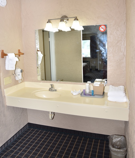 Bonifay Inn