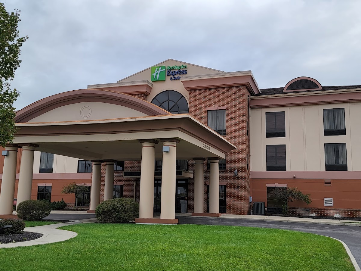 Holiday Inn Express & Suites Bowling Green, an IHG Hotel