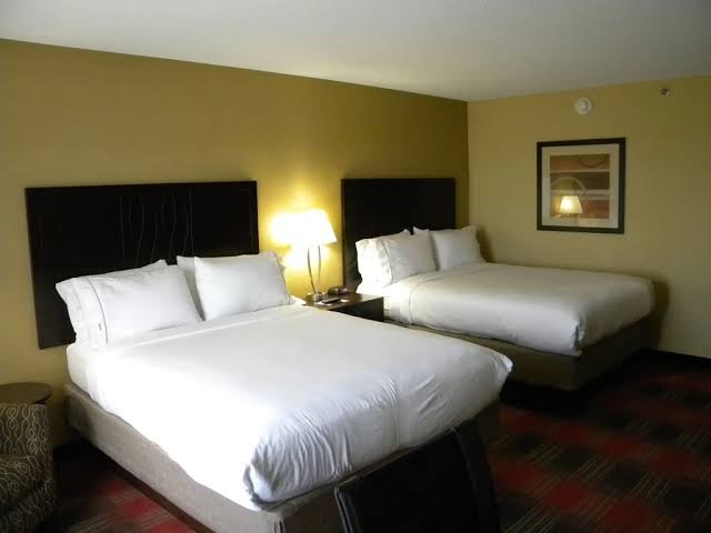 Holiday Inn Express & Suites Bowling Green, an IHG Hotel