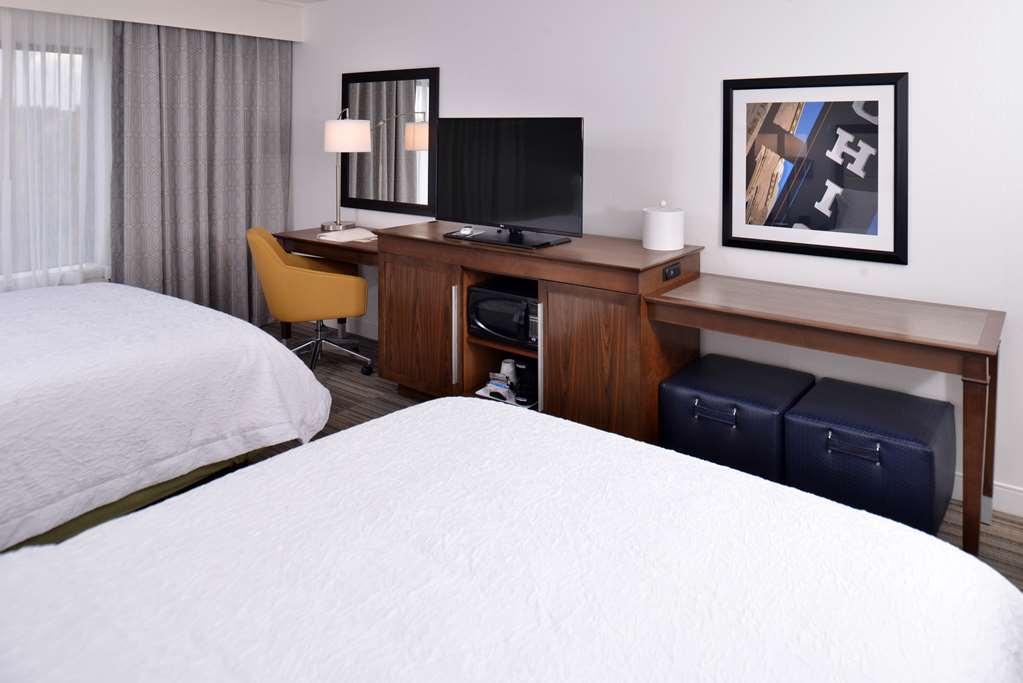Hampton Inn & Suites Ann Arbor West