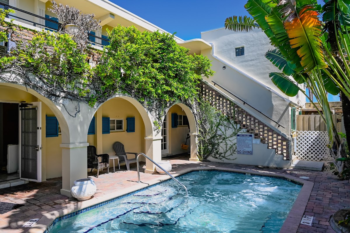 Courtyard Villa Hotel