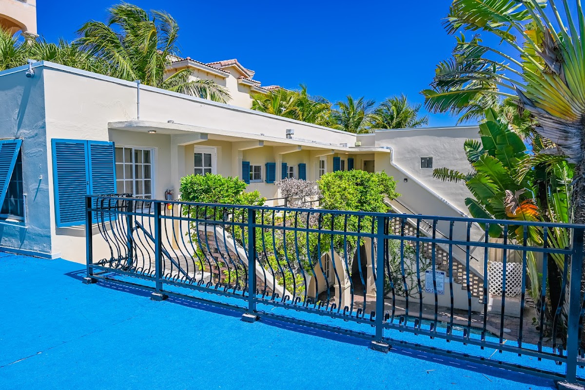 Courtyard Villa Hotel