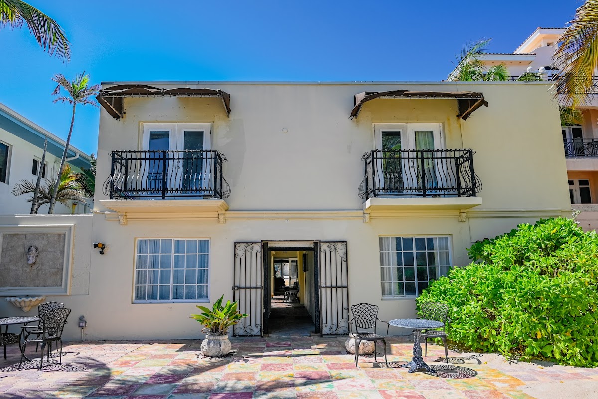 Courtyard Villa Hotel