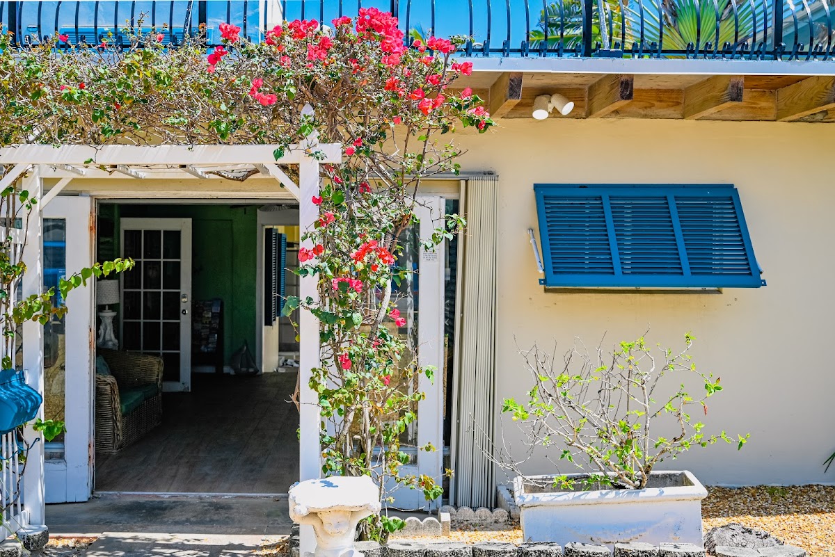Courtyard Villa Hotel