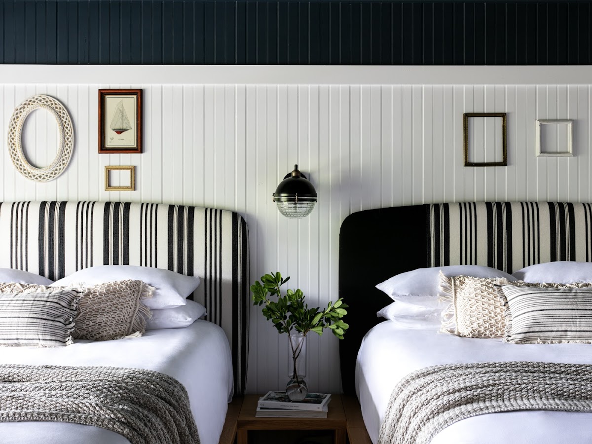 Bluebird Ocean Point Inn