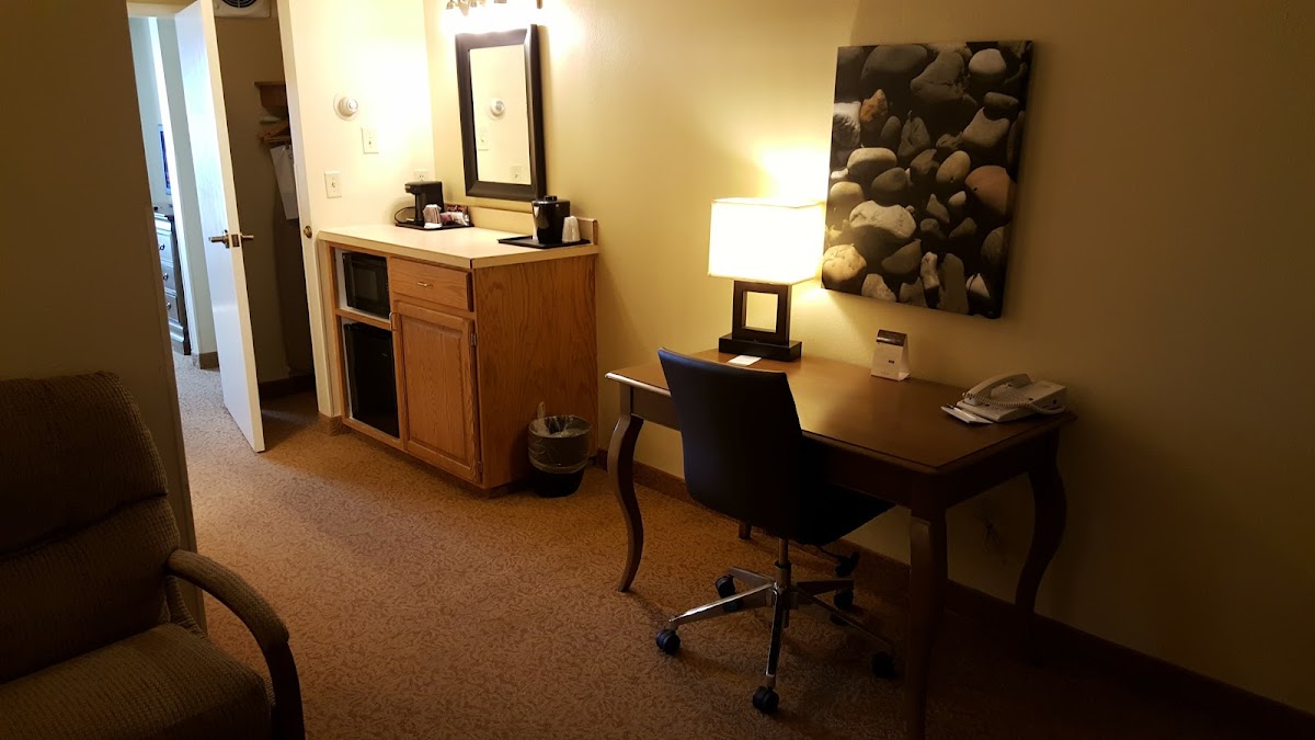 Hotel Topeka At City Center
