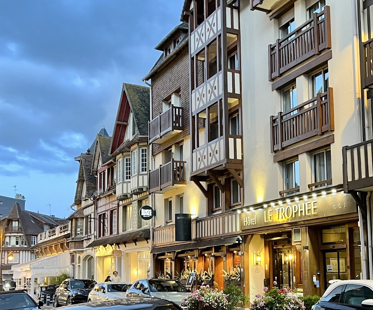 Le Trophée Shop Spa Hotel Deauville