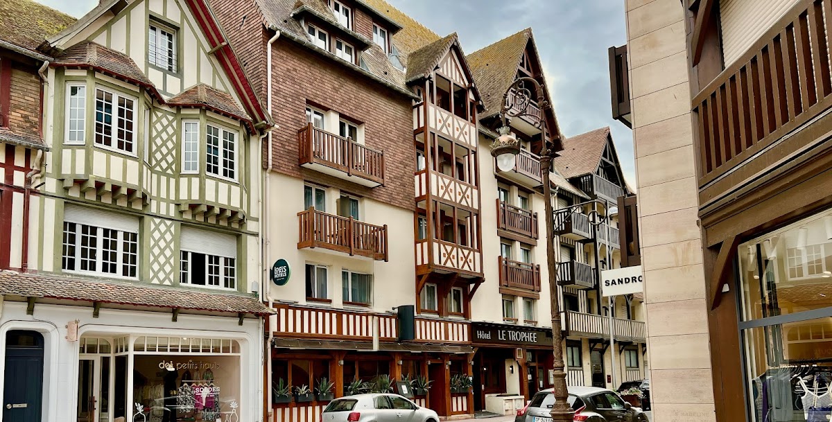Le Trophée Shop Spa Hotel Deauville