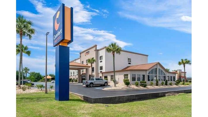 Comfort Suites near Robins Air Force Base