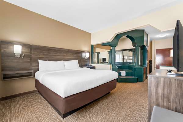 Comfort Suites near Robins Air Force Base