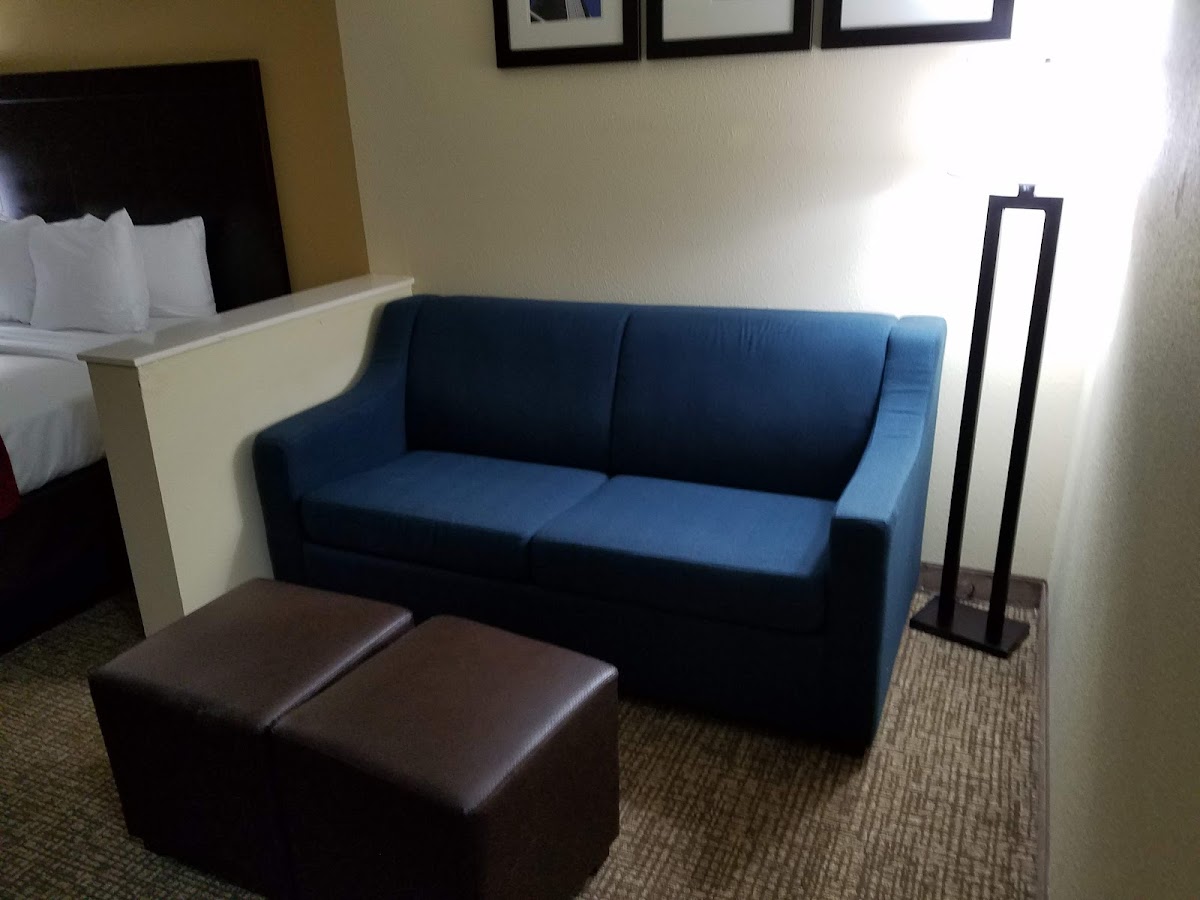 Comfort Suites near Robins Air Force Base
