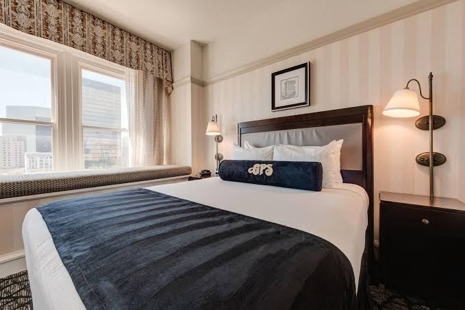 Gaslamp Plaza Suites