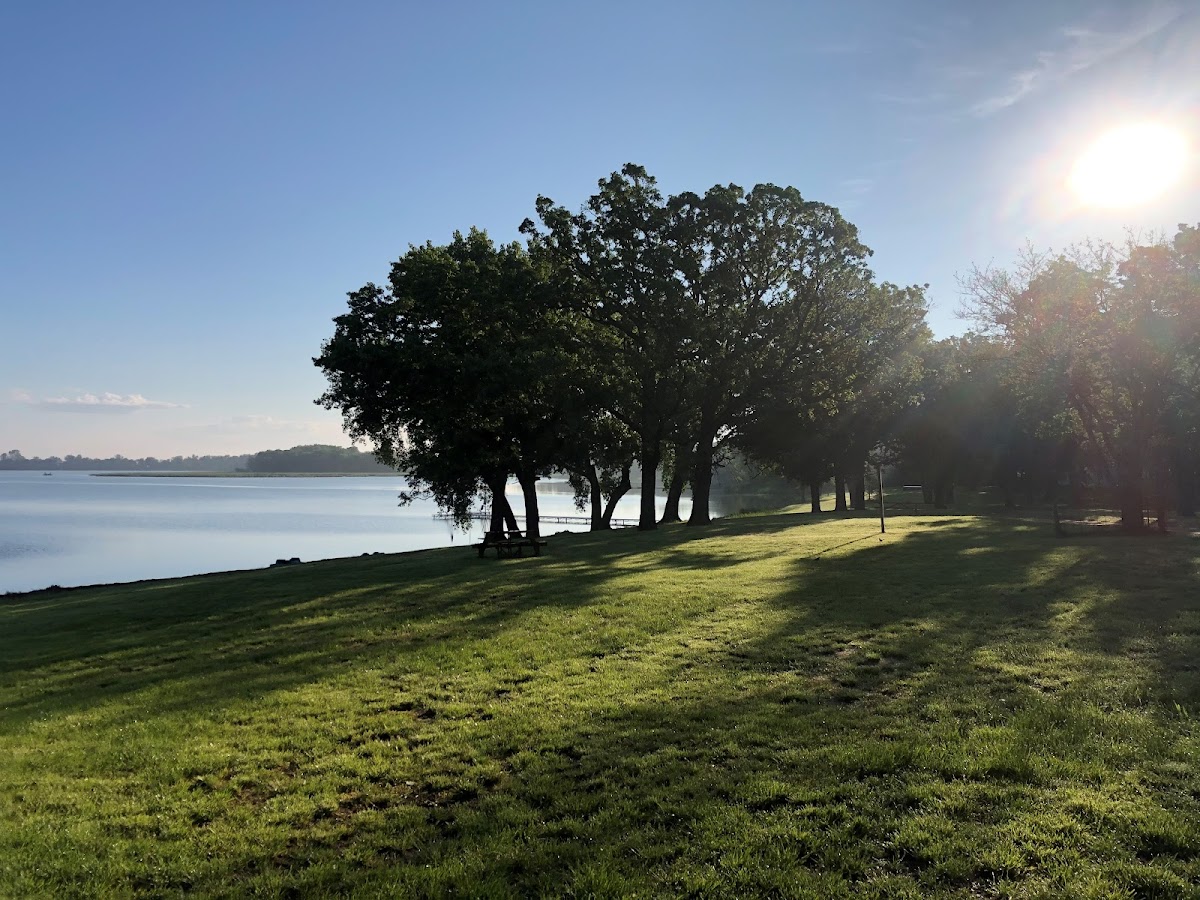 Shirley's Park & Country Retreat - Seasonal Campground & Kayak Rental