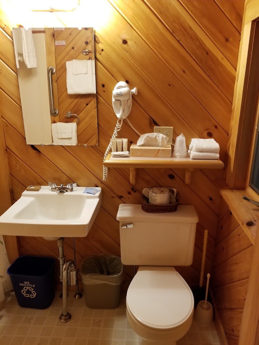 Wiscasset Woods Lodge