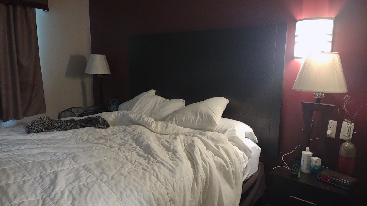 Travelodge by Wyndham Romulus Detroit Airport