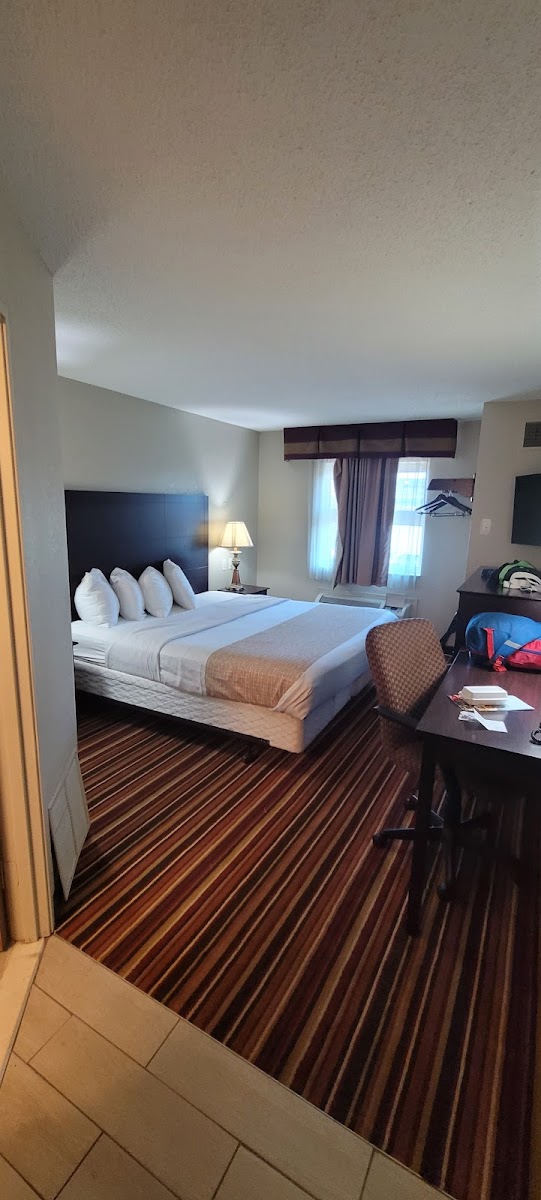 Travelodge by Wyndham Romulus Detroit Airport