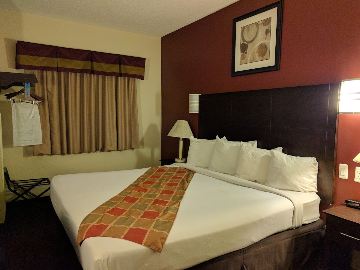 Travelodge by Wyndham Romulus Detroit Airport