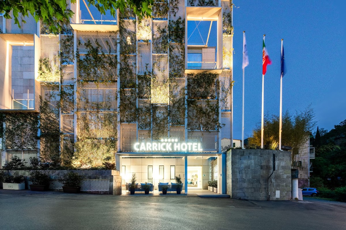 Carrick Hotel