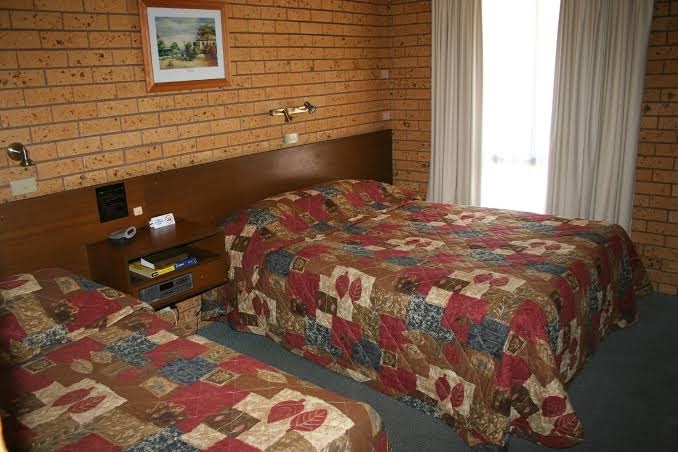 Newell Motor Inn