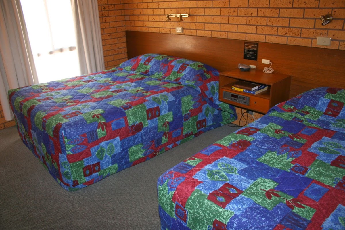 Newell Motor Inn