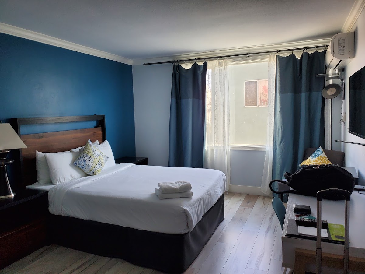 Hometel Suites