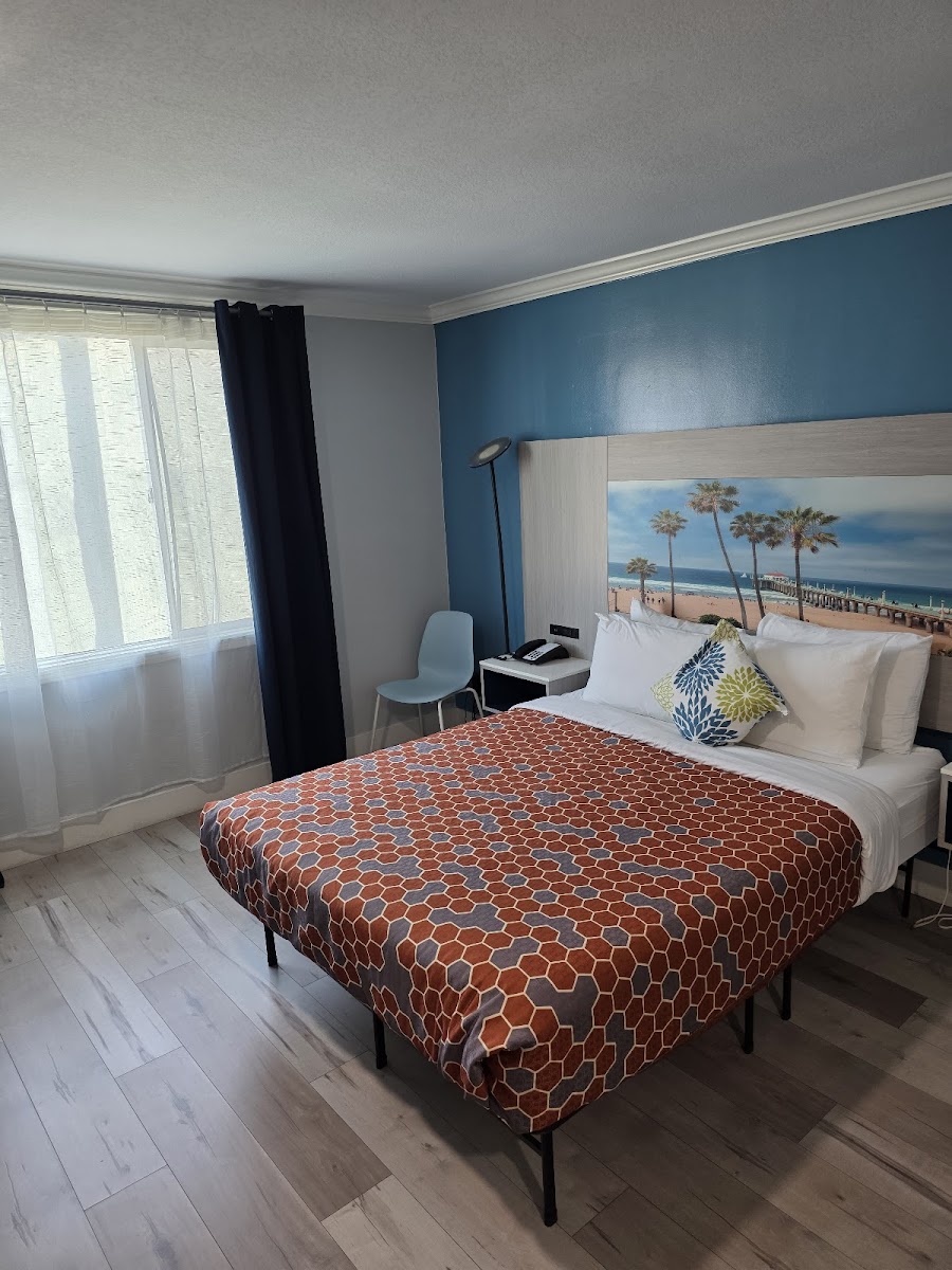 Hometel Suites