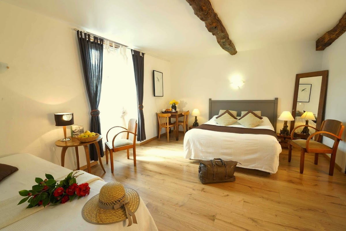Logis Hôtel Auberge la Barguillère