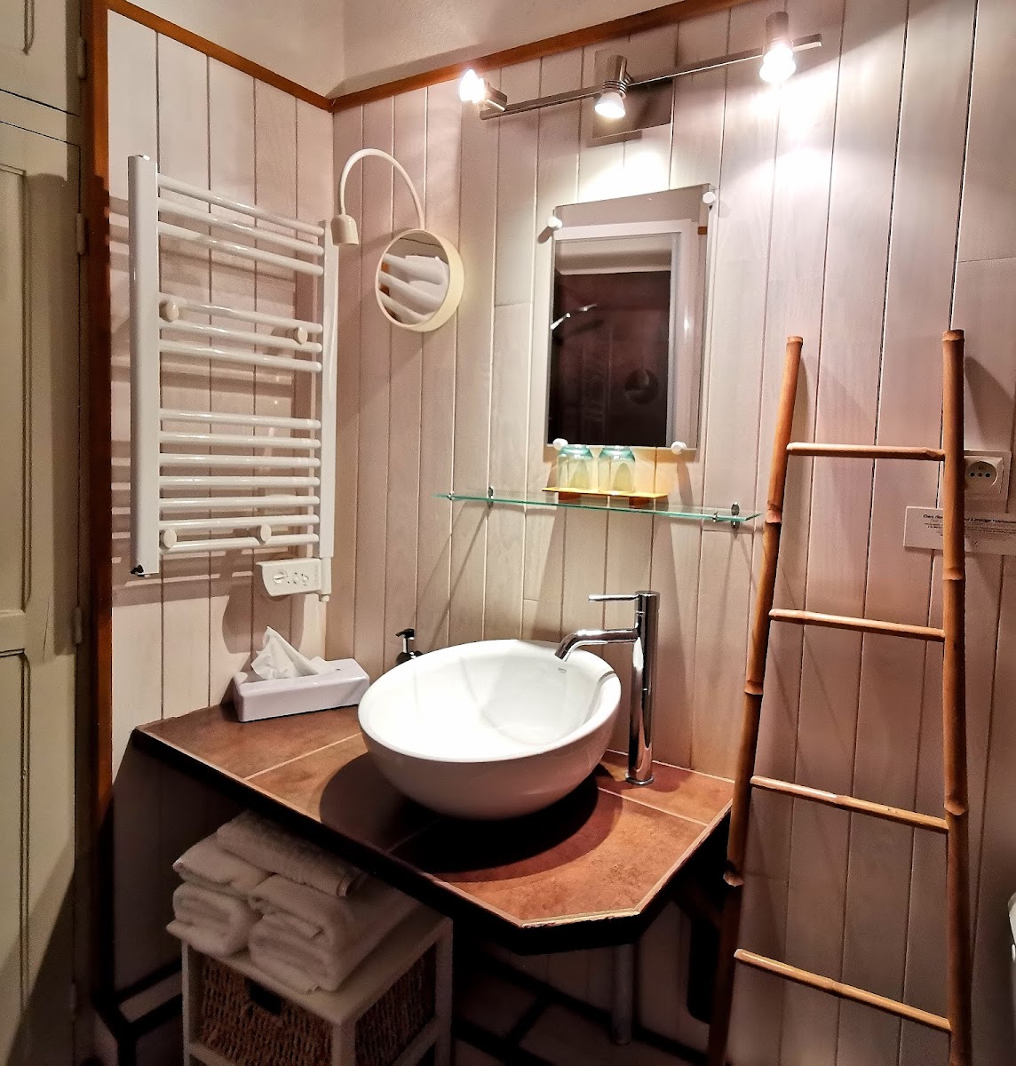 Logis Hôtel Auberge la Barguillère
