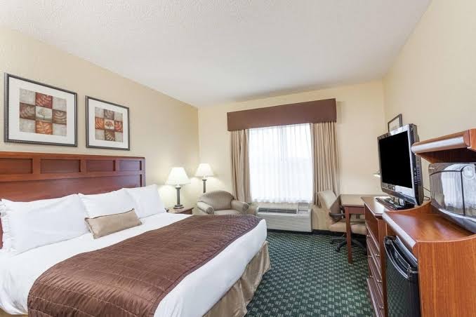 Clarion Pointe Madison-Huntsville