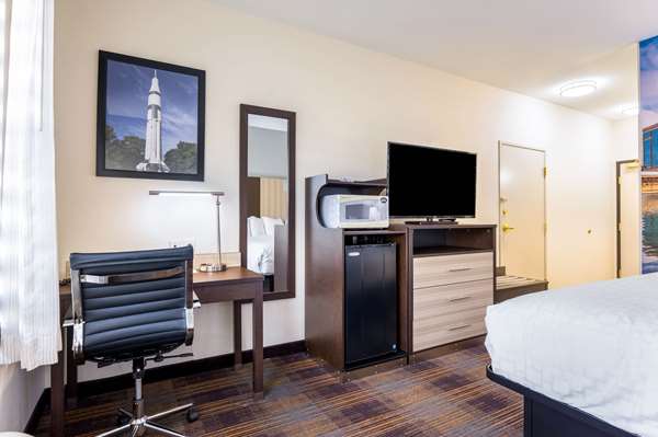 Clarion Pointe Madison-Huntsville