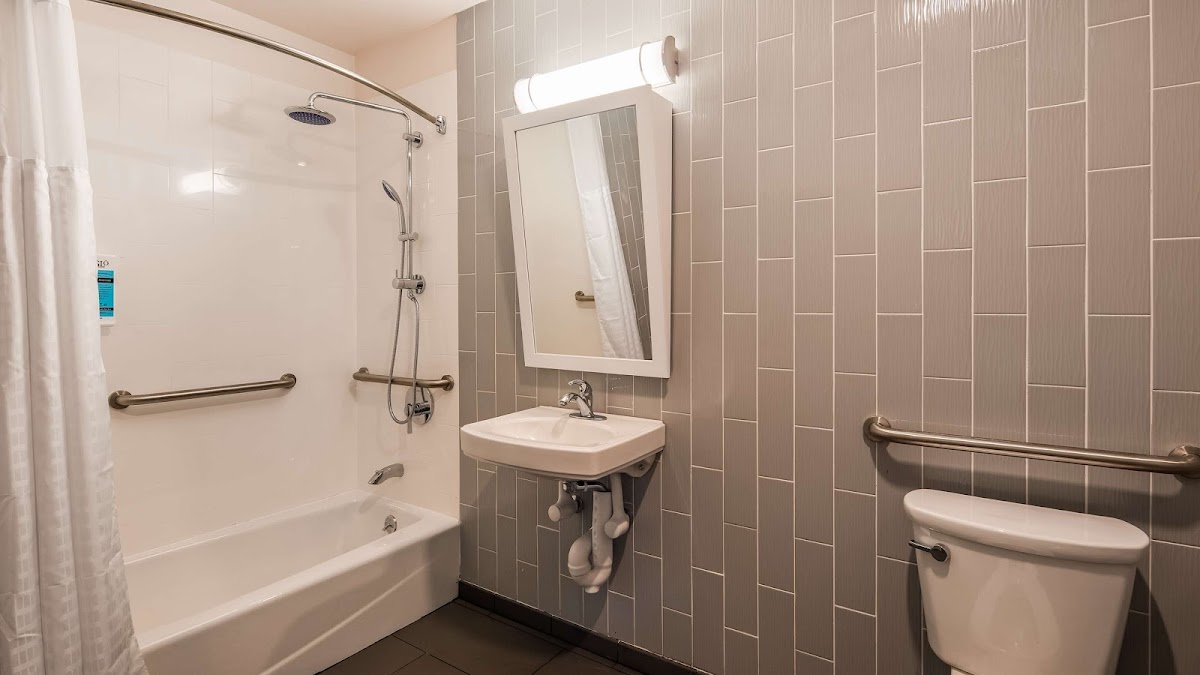 GLō Best Western Brooklyn Nyc