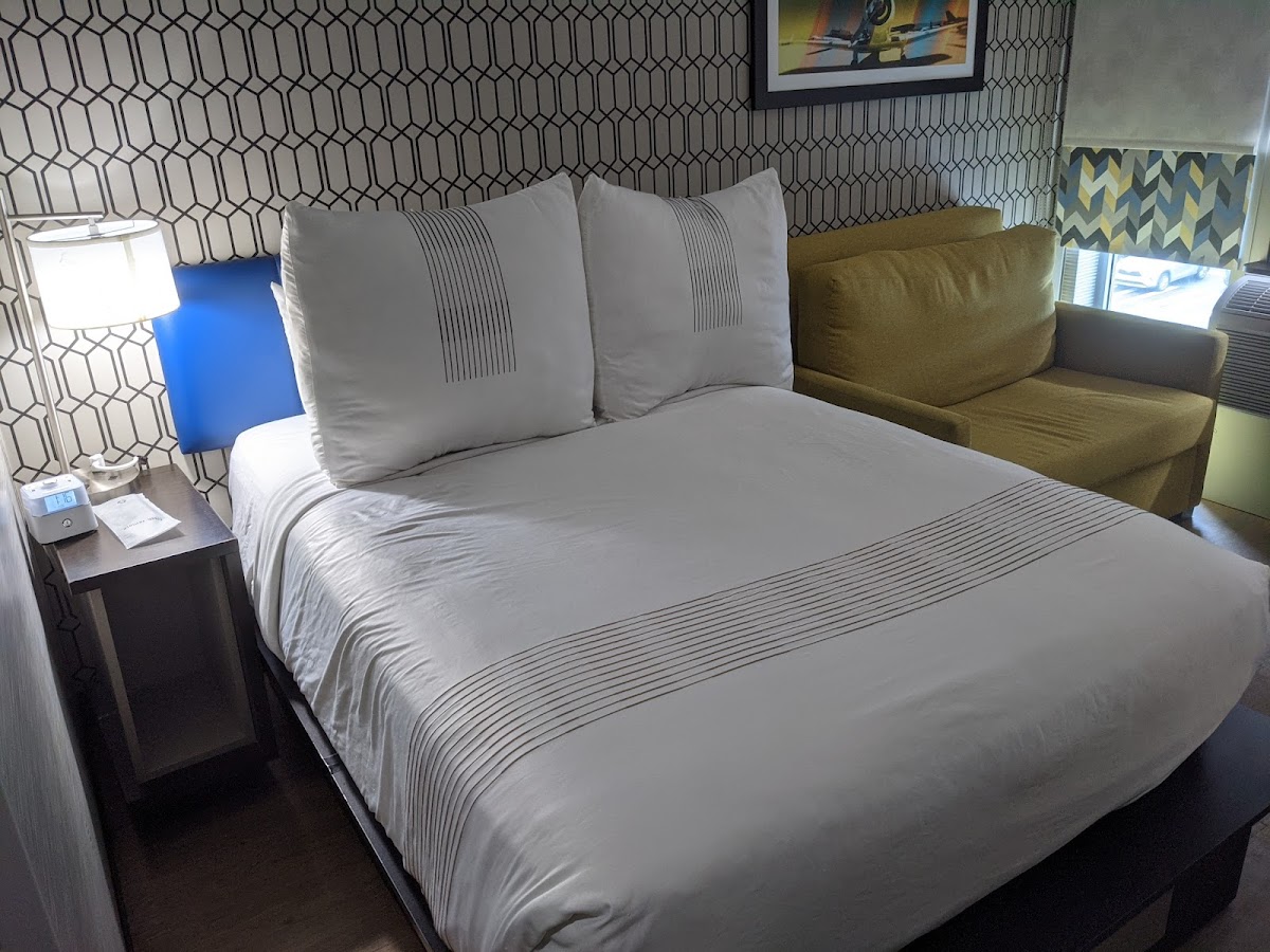 GLō Best Western Brooklyn Nyc