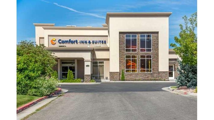 Comfort Inn & Suites Logan Near University