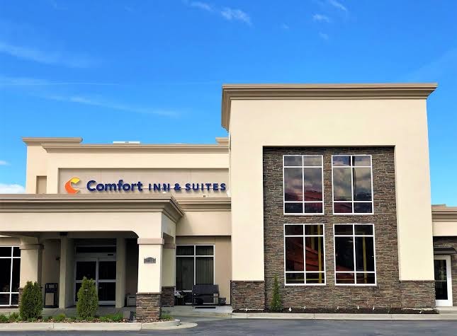 Comfort Inn & Suites Logan Near University