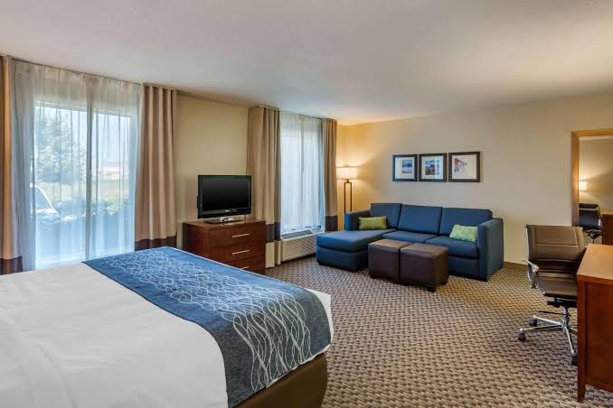 Comfort Inn & Suites Logan Near University