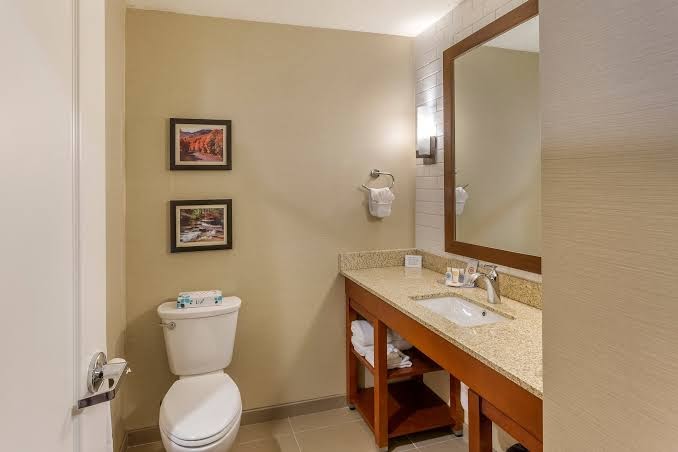 Comfort Inn & Suites Logan Near University