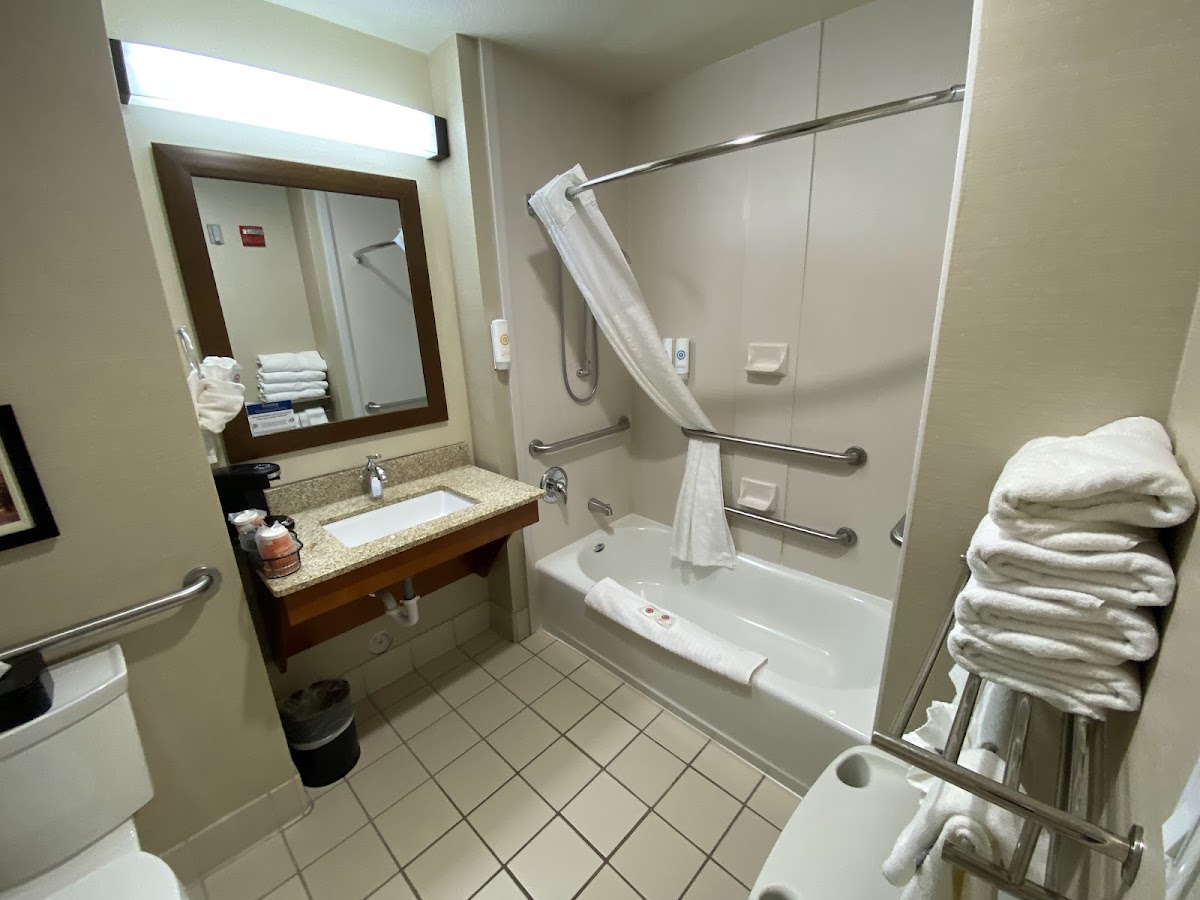 Comfort Inn & Suites Logan Near University
