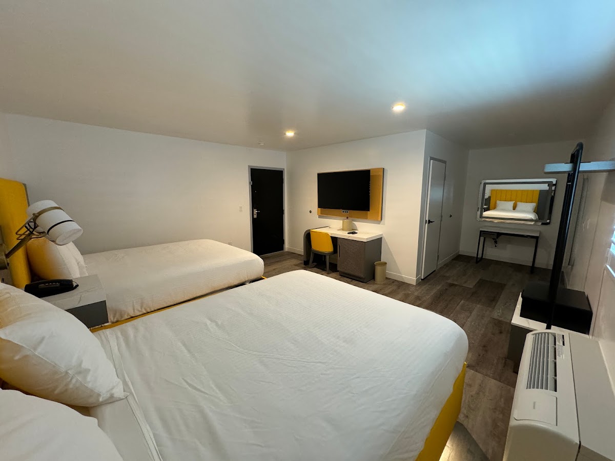 Hotel Rudra - Hollywood