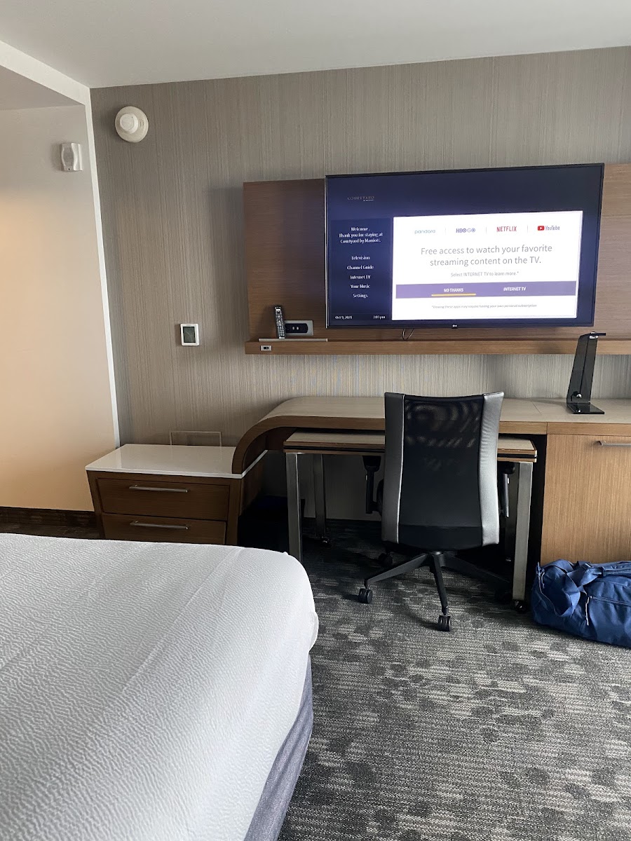 Courtyard by Marriott Baltimore Downtown/McHenry Row