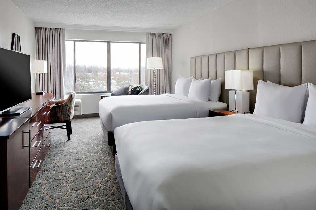 DoubleTree by Hilton Fairfield Hotel & Suites