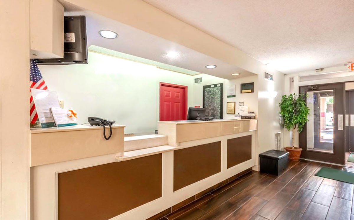 Coratel Plus Suites Wichita West Airport
